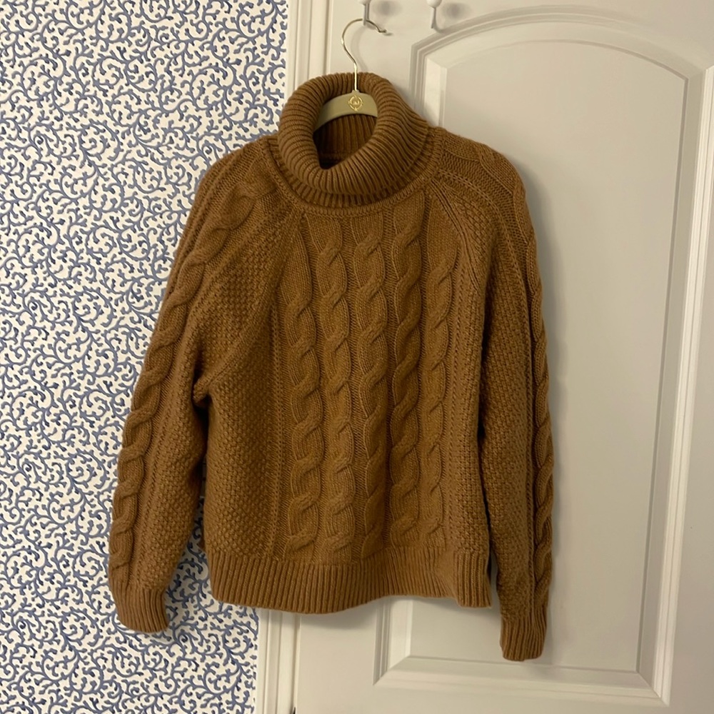 NWT gap cable knit sweater